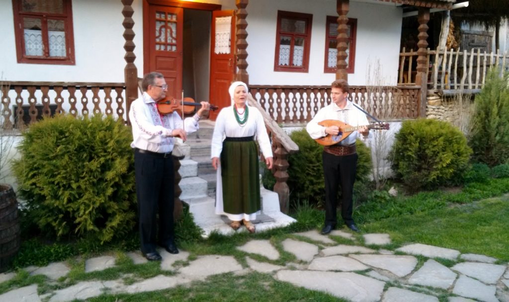 2 Folklore Musiker und Sängerin, Republic of Moldova