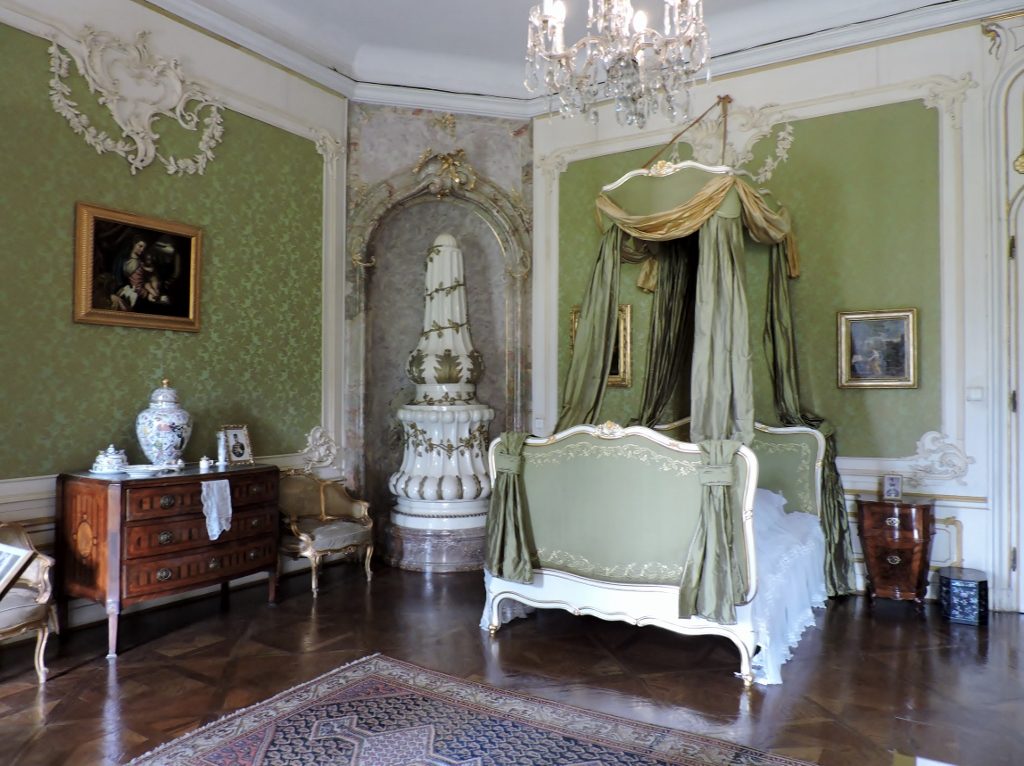 barockes Schlafzimmer in einem Schloss