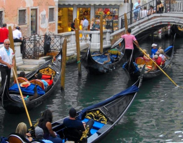 Tages-Reise Venedig eine Gondelfahrt durch die Kanäle