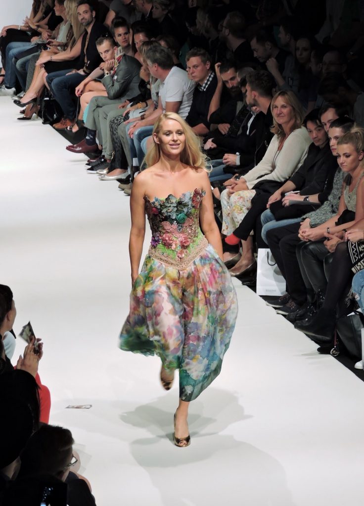 Kleid Präsentation auf Vienna Fashion Week