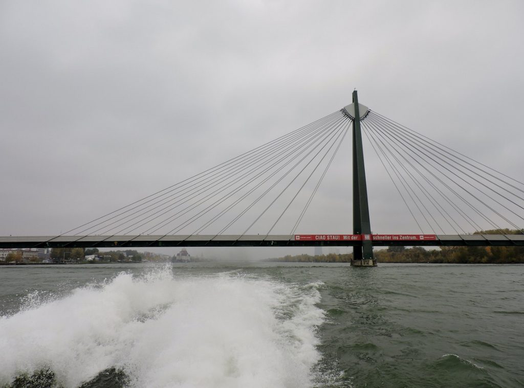 Donaubrücke_Wien_reisen