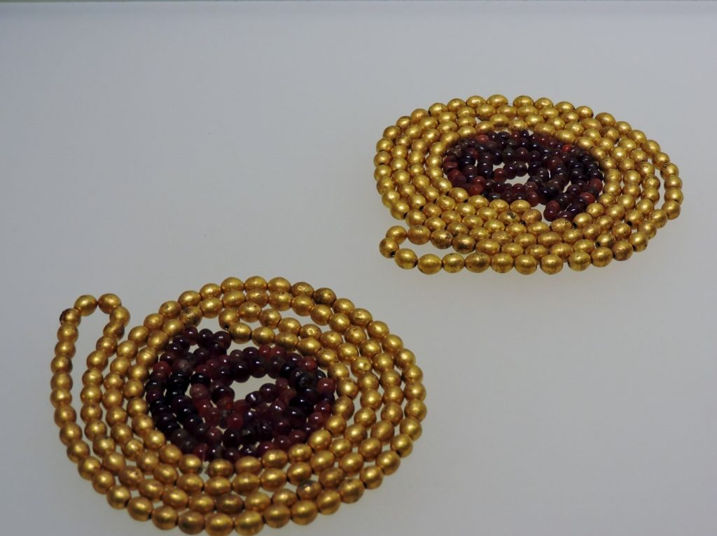 anitke Goldketten aus dem Goldschatz vonTbilisi (Tiflis)
