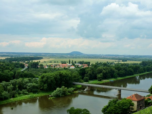 Blick auf Fluss bei Melnik Tschechien