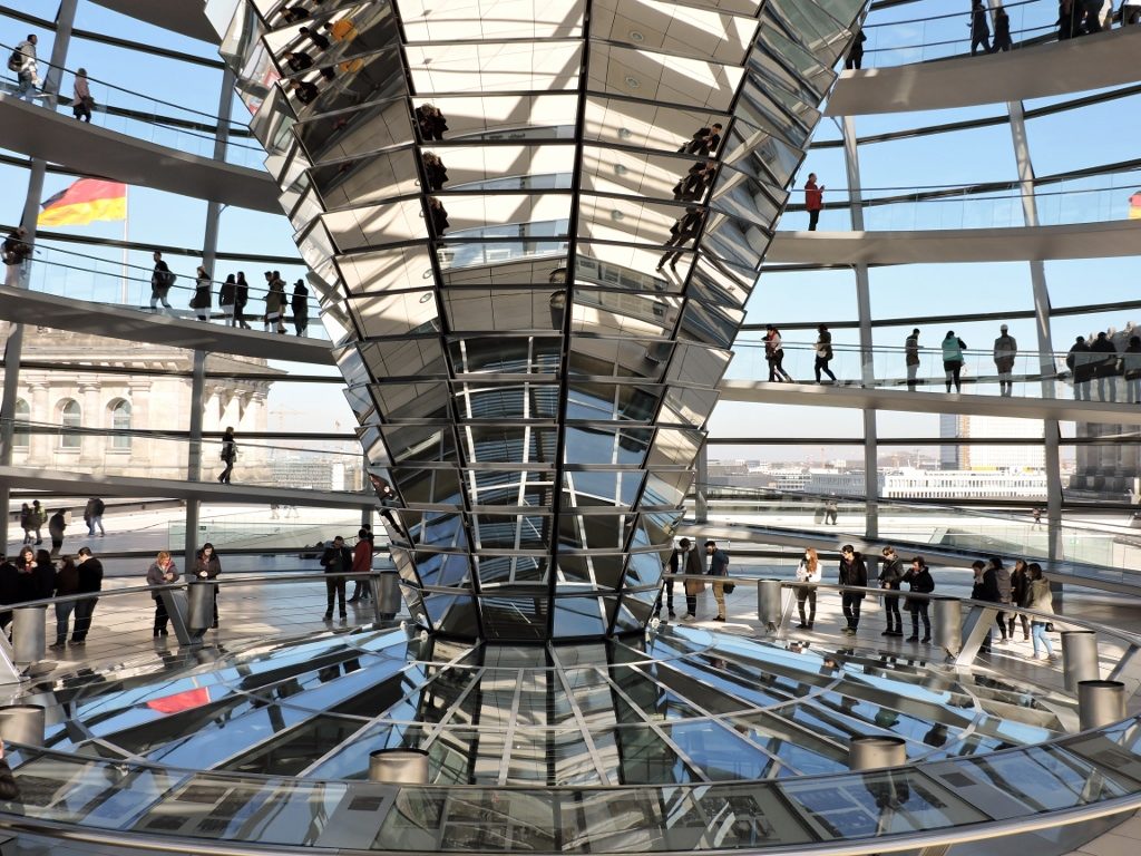 Reichstagsgebäude kuppel Innenansicht_Berlin