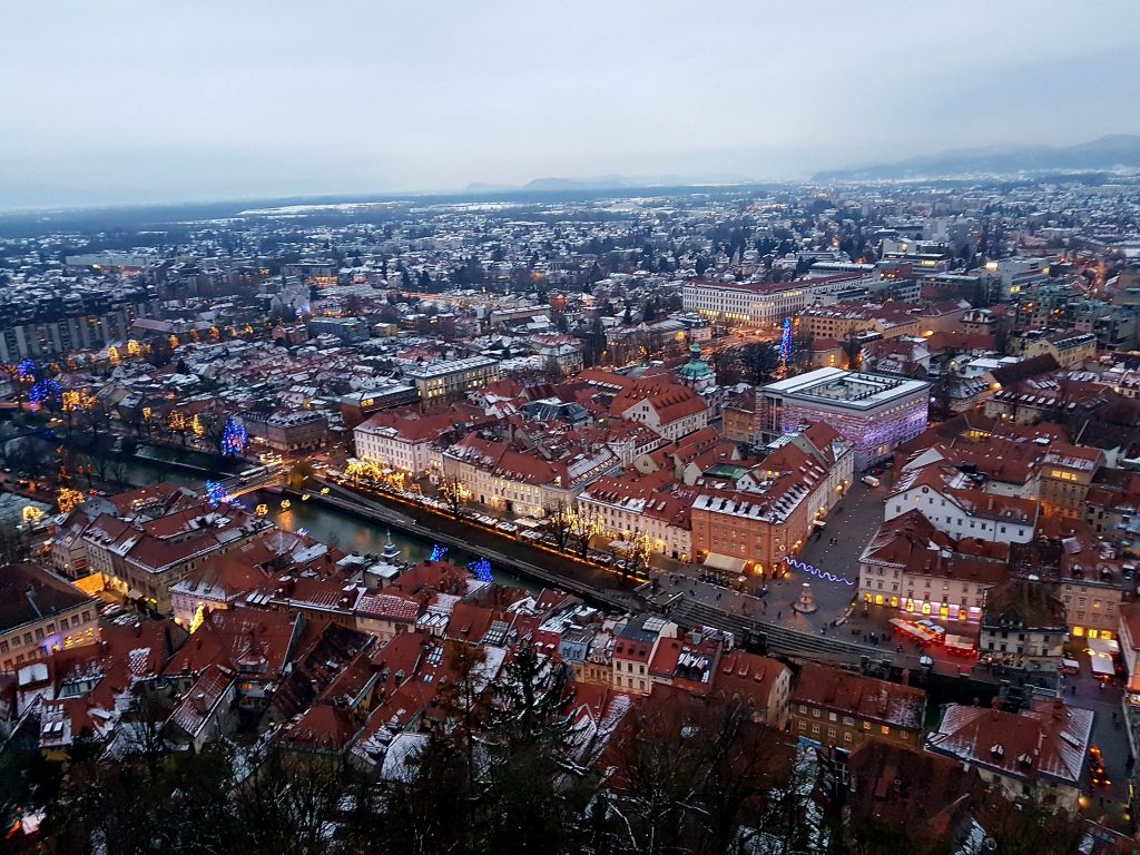 Blick von oben auf die Stadt Ljubljana