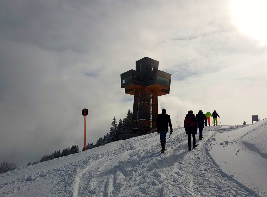 Pillerseetal Winter mit Gipfelkreuz