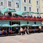 Café mit Terrasse, Salzburgs Kaffeehauskultur vom Feinsten