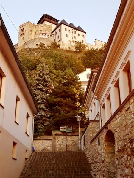 Burg Trencin-Blick hinauf