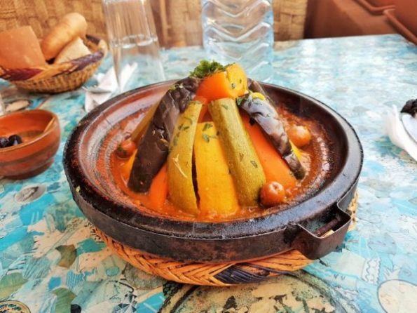 Tajine Rezepte aus Marokko im Tontopf gekocht