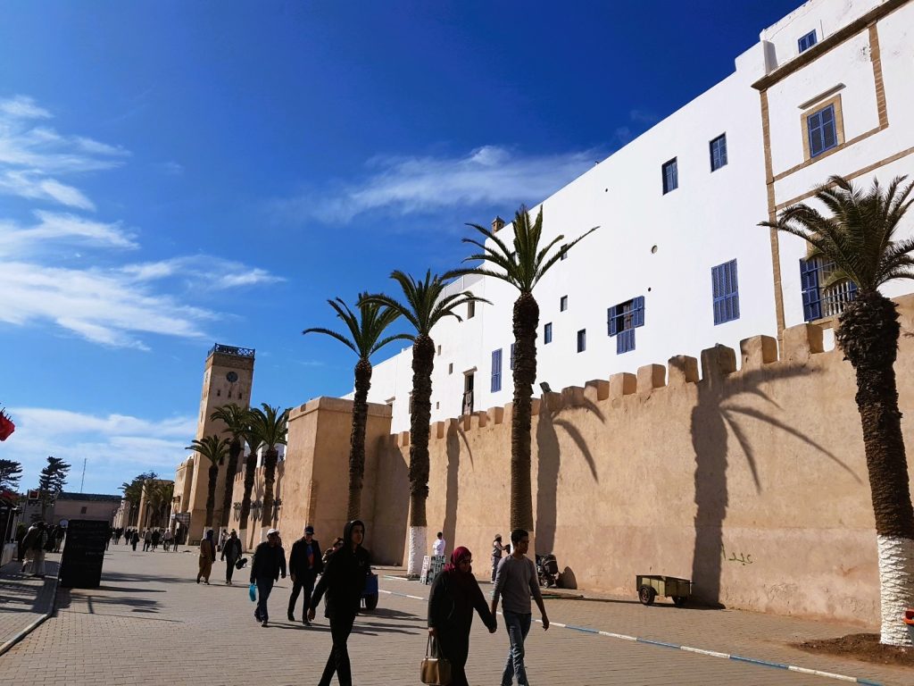 Kasbah mit Palmen in Essaouira Marokko