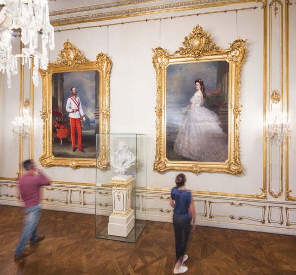 Sisi Museum Rundgang mit Portraits von Franz Joseph u. Elisabeth