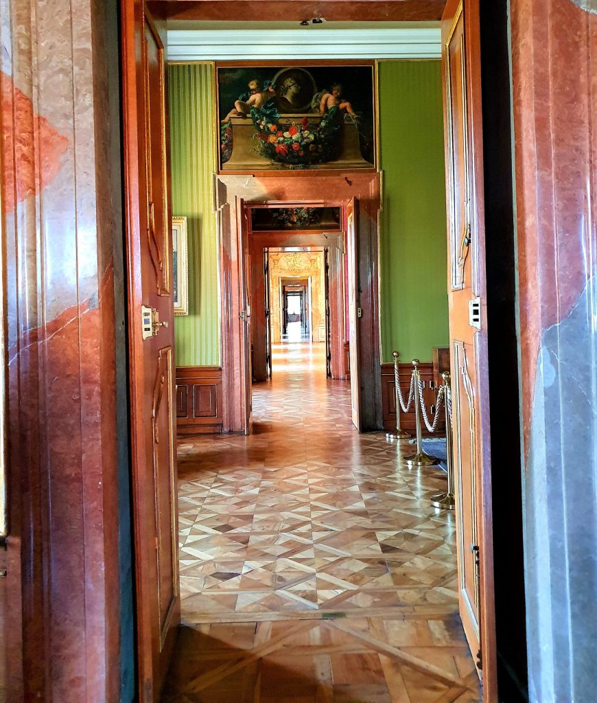 Zimmerflucht im Schloss Lednice Tschechien