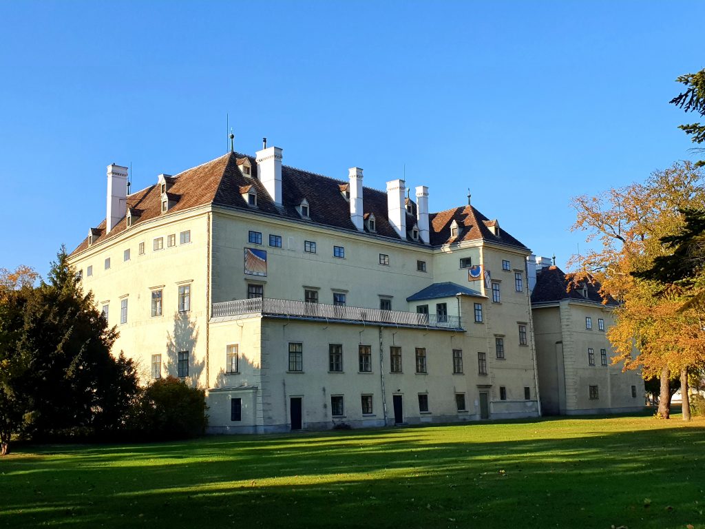Schloss Laxenburg mit Park-Ansicht