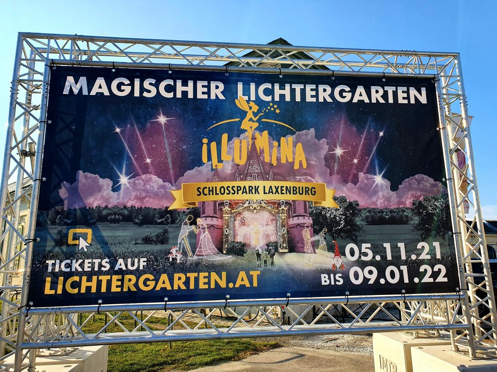 Werbetafel für Lichterpark Illumina Laxenburg
