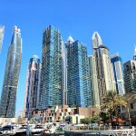 Dubai Sehenswürdigkeiten Tippsgigantische Hochhäuser mit Marina davor