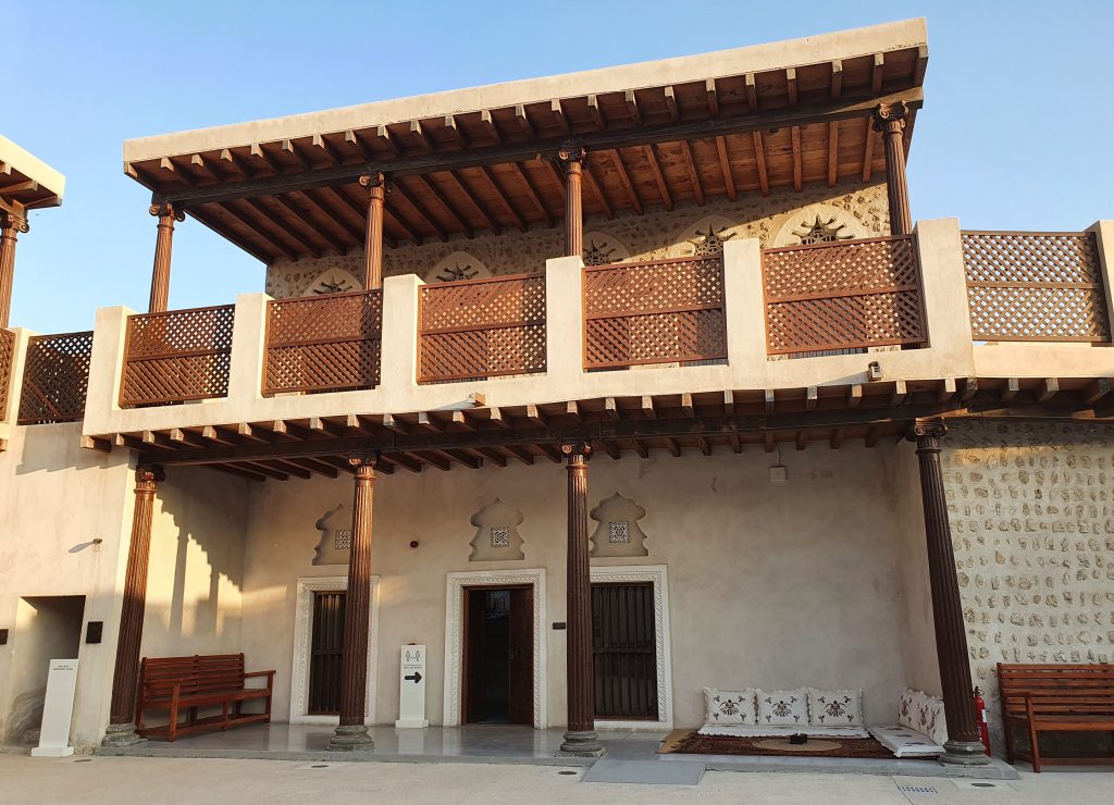 traditionelles arabisches zweistöckiges Herrenhaus