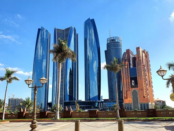 Wolkenkratzer Gruppe Abu Dhabi Sehenswuerdigkeiten