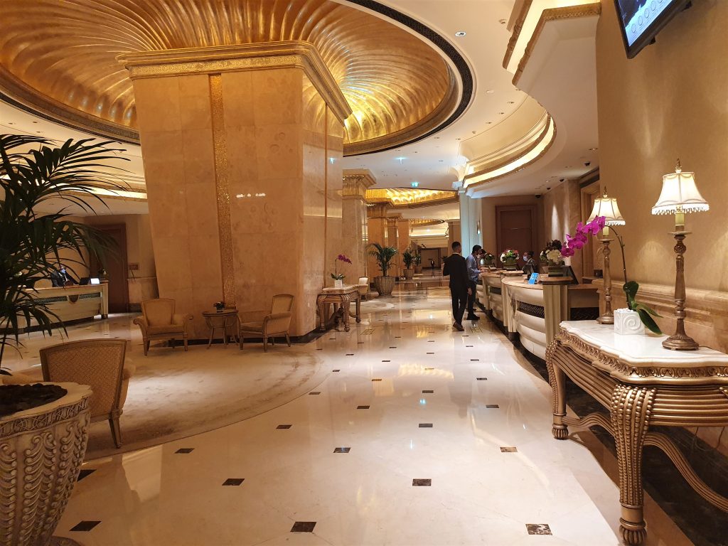 Emirates Palace Besichtigung der Lobby
