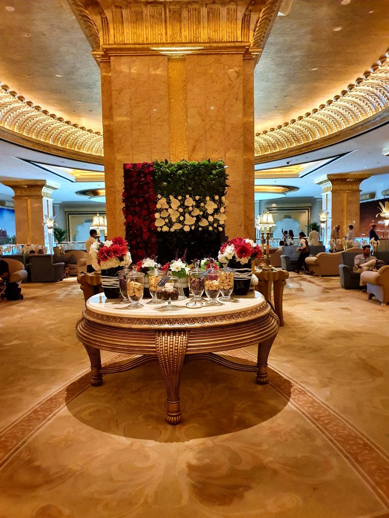 luxuriöse Lobby, Emirates Palace Hotel Besichtigung
