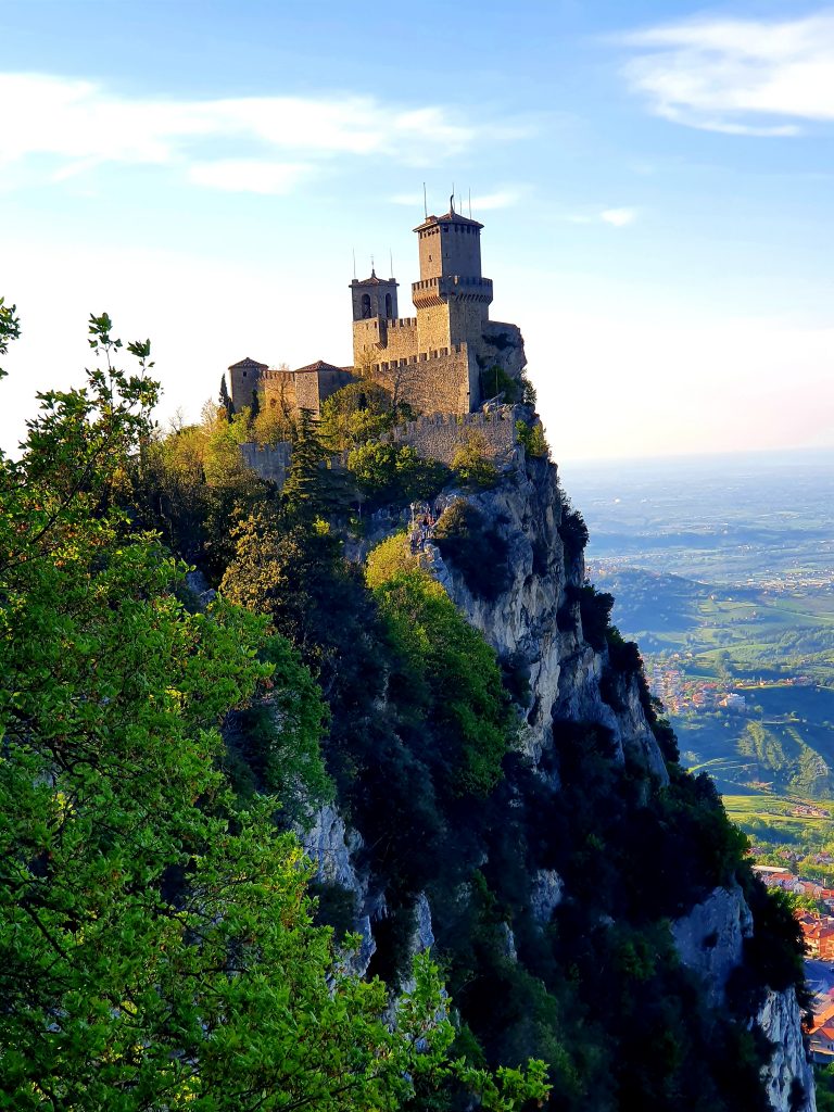 Wehrturm auf einem Felsen, San Marino
