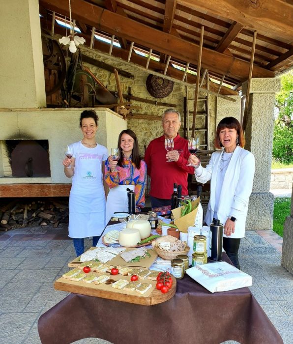 vier Personen von Terra di San Marino präsentieren ihre Produkte