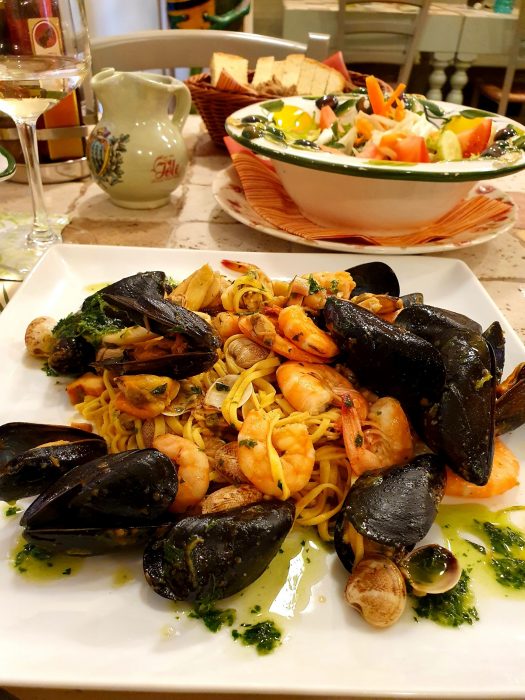 Restaurant-Tipps San Marino, Gericht mit Meeresfrüchten