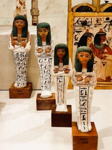 Artefakte in ägyptischem Museum