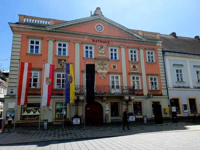 historisches Rathaus mit schöner Fassade