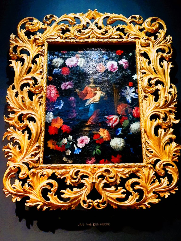 Blumen-Gemälde in üppig verziertem Goldrahmen