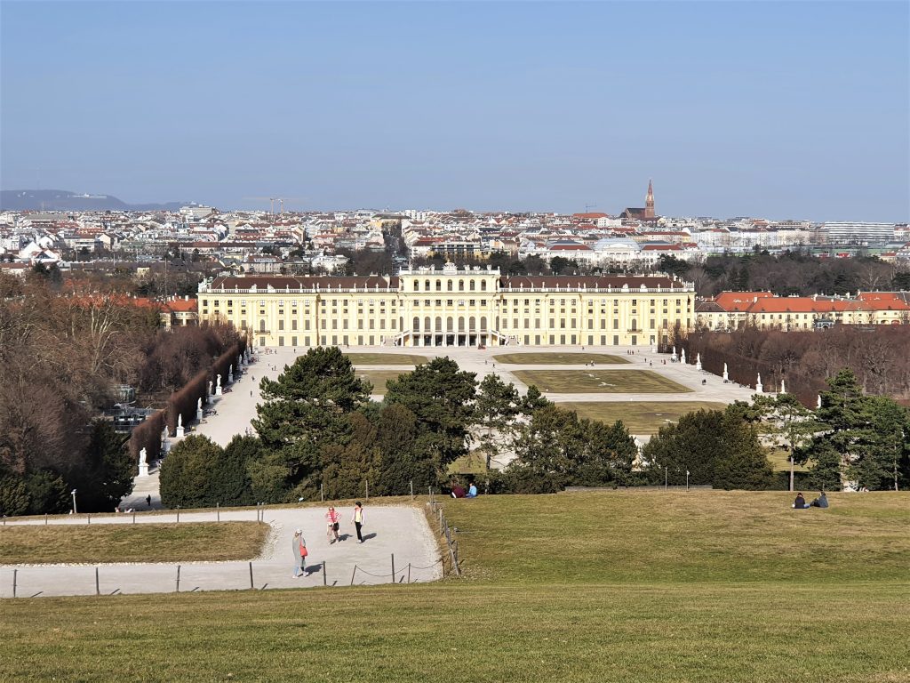 Weitblick auf das Schloss Schönbrunn