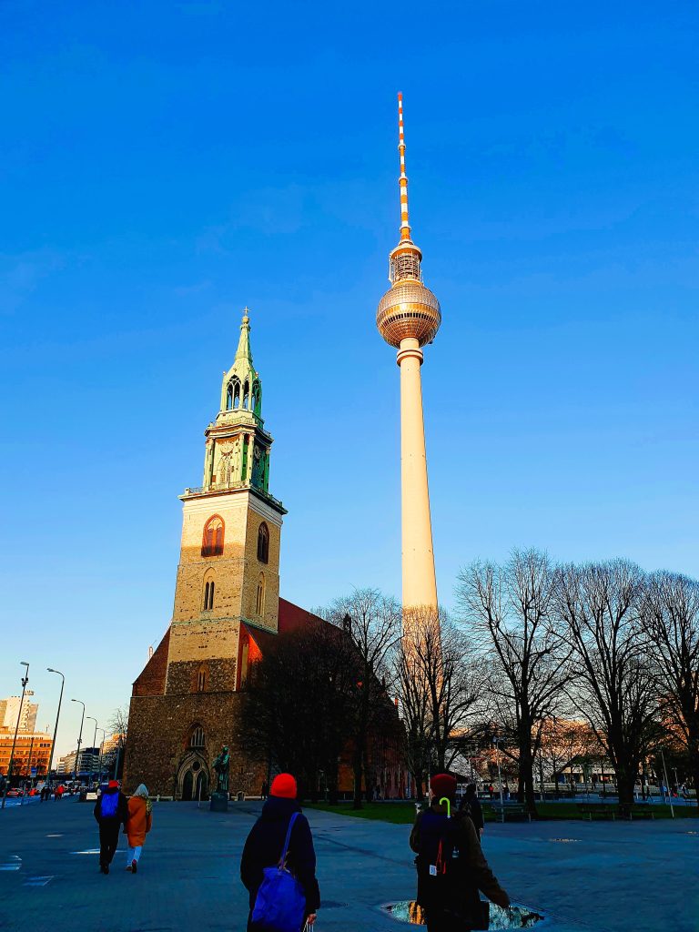 Fernsehturm neben Kirchturm, Berliner Sehenswürdigkeiten