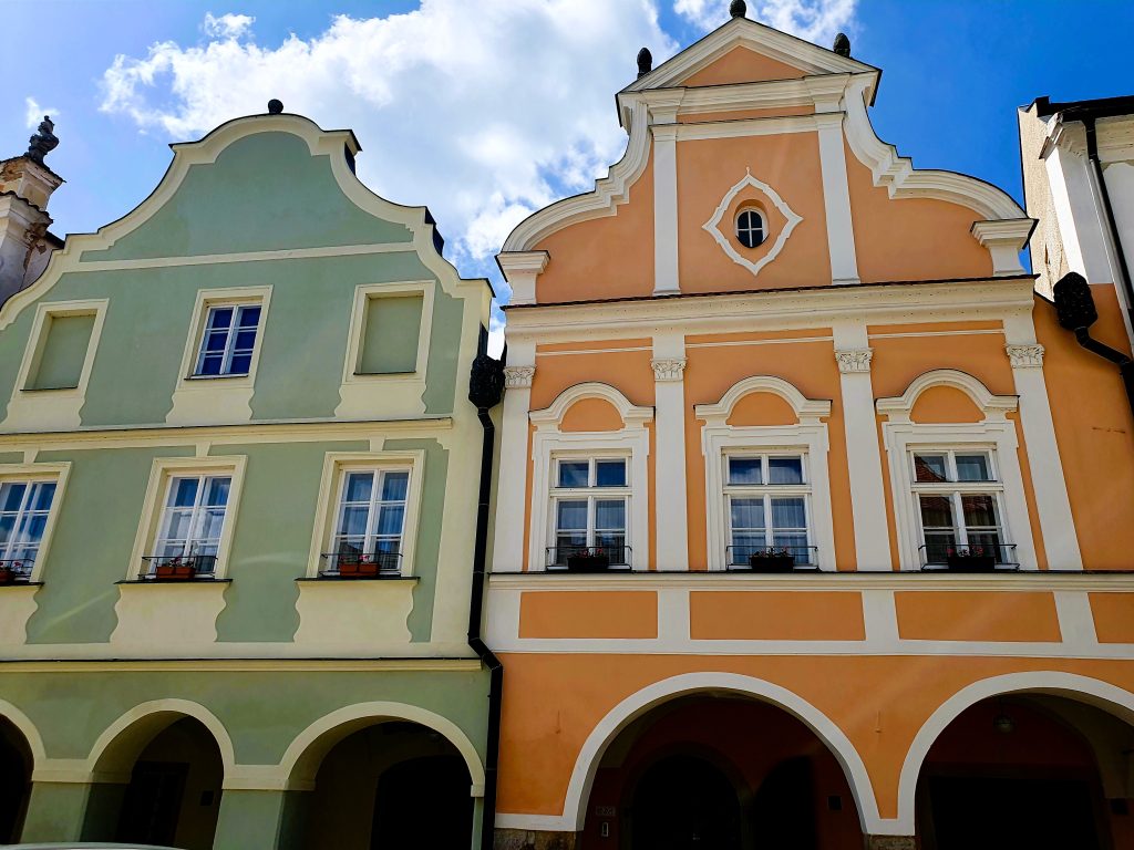 farbige Barock-Häuser in Altstadt